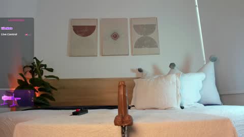 lana_kane_ online show from 11, 12, 2024