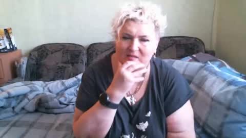 lanacat555 online show from 12, 9, 2025