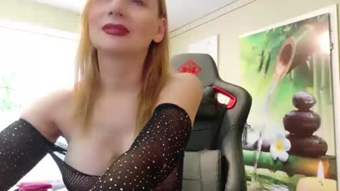 Lana online show from 10, 2, 2025