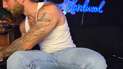 Snapshot of lancehardwood222 chatting on 21, 12, 2025 LANCE online show from 21, 12, 2025