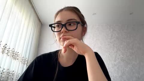 Snapshot of lanihadland chatting on 17, 3, 2026 Alice online show from 17, 3, 2026