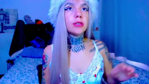 Snapshot of lannie_gonzaless chatting on 23, 5, 2026 LANNIE Special show when it reaches 10000 flowers online show from 23, 5, 2026