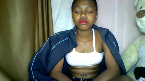 Snapshot of lara_belle chatting on 17, 5, 2026 lara_belle online show from 17, 5, 2026