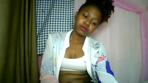 Snapshot of lara_belle chatting on 30, 5, 2026 lara_belle online show from 30, 5, 2026