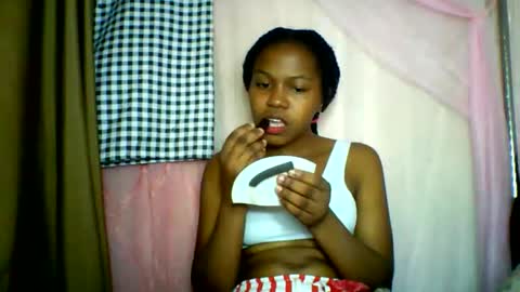Snapshot of lara_belle chatting on 4, 6, 2026 lara_belle online show from 4, 6, 2026
