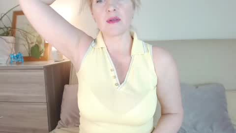 lara_fisher online show from 25, 2, 2025