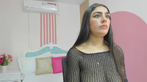 lara_love__ online show from 1, 5, 2026
