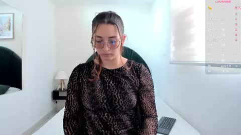      700  200   online show from 13, 6, 2026