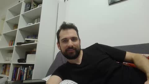 laraaan online show from 5, 1, 2026