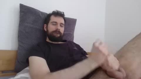 laraaan online show from 12, 2, 2026