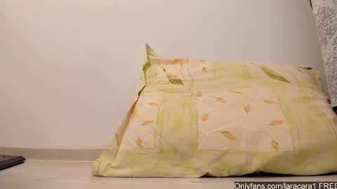 Snapshot of laracara chatting on 9, 2, 2025 Lara online show from 9, 2, 2025