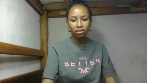 Snapshot of larah98 chatting on 17, 2, 2026 larah98 online show from 17, 2, 2026