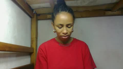 Snapshot of larah98 chatting on 18, 2, 2026 larah98 online show from 18, 2, 2026