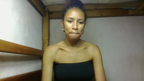 Snapshot of larah98 chatting on 22, 2, 2026 larah98 online show from 22, 2, 2026