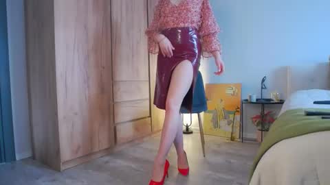 Snapshot of larakanes chatting on 5, 2, 2025 LaraKanes online show from 5, 2, 2025