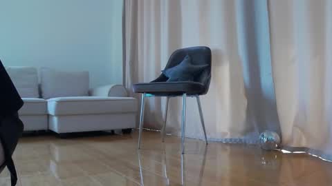 Snapshot of larakanes chatting on 2, 2, 2026 LaraKanes online show from 2, 2, 2026