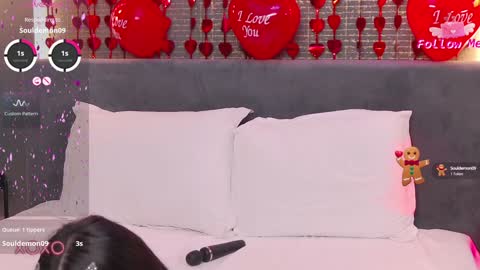 LaraKent online show from 9, 2, 2025