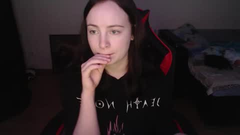 Snapshot of laralianna chatting on 15, 12, 2025 Laralianna online show from 15, 12, 2025