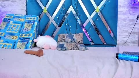 Snapshot of laramurphy chatting on 18, 12, 2024 Lara Murphy online show from 18, 12, 2024