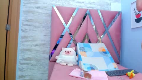 Snapshot of laramurphy chatting on 17, 1, 2025 Lara Murphy online show from 17, 1, 2025