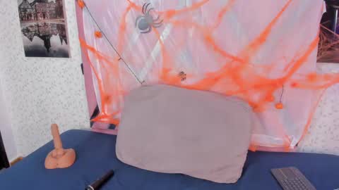 Snapshot of laramurphy chatting on 22, 10, 2025 Lara Murphy online show from 22, 10, 2025