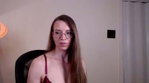 Snapshot of larawintersxxx chatting on 13, 7, 2026 larawintersxxx online show from 13, 7, 2026
