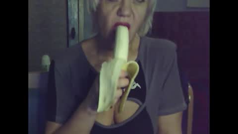 larisaq4ugo24 online show from 3, 2, 2025