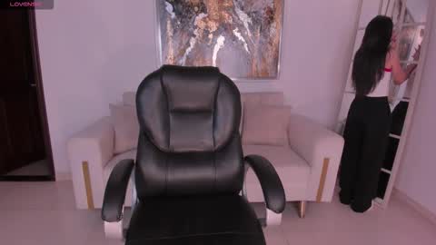 Larisa Smirnov online show from 3, 2, 2026