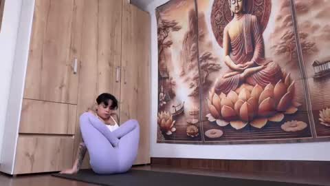 Snapshot of larissa_baker chatting on 29, 10, 2025 isa 3 online show from 29, 10, 2025