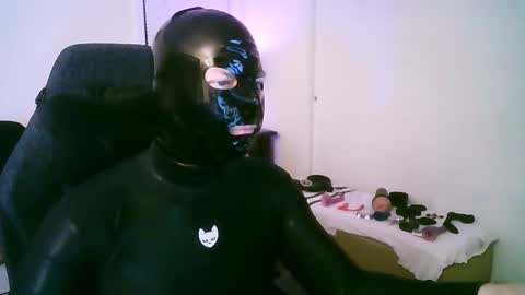 Snapshot of latexminheadroom chatting on 3, 3, 2026 latexminheadroom online show from 3, 3, 2026
