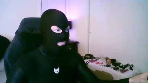 latexminheadroom online show from 2, 7, 2026