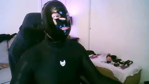 latexminheadroom online show from 11, 7, 2026