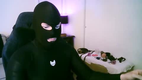 latexminheadroom online show from 5, 8, 2026