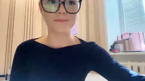 Mia online show from 17, 6, 2026