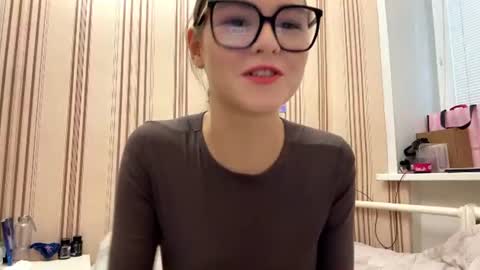 Mia online show from 19, 6, 2026