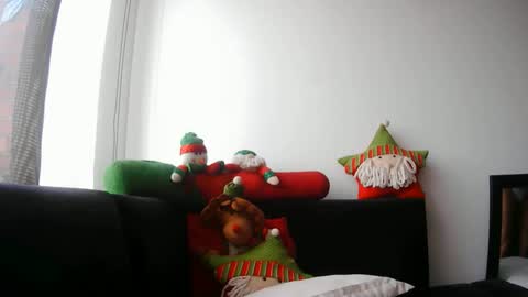 Snapshot of latiinvenushot chatting on 17, 12, 2025 latiinvenushot online show from 17, 12, 2025