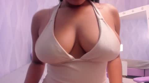 Snapshot of latin_ashley_ chatting on 15, 11, 2025 Valeria online show from 15, 11, 2025