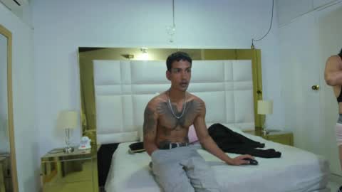 Johana y Santiago online show from 26, 4, 2026