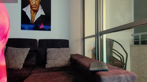 Snapshot of latin_couple77 chatting on 29, 1, 2025 Sara y Andy online show from 29, 1, 2025