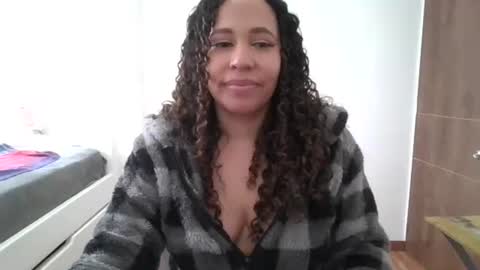 Snapshot of latina_hot84 chatting on 5, 6, 2026 Mercedes online show from 5, 6, 2026