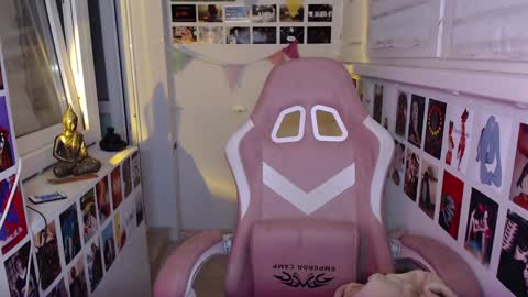 Snapshot of latina_mia chatting on 6, 12, 2024 miiiiiiaaaa online show from 6, 12, 2024