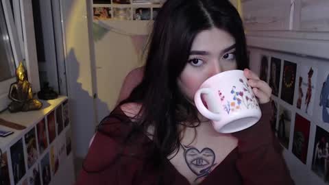 Snapshot of latina_mia chatting on 12, 12, 2024 miiiiiiaaaa online show from 12, 12, 2024