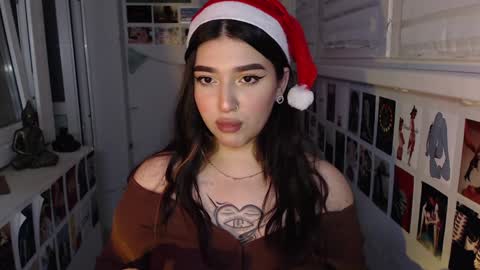 Snapshot of latina_mia chatting on 16, 12, 2024 miiiiiiaaaa online show from 16, 12, 2024