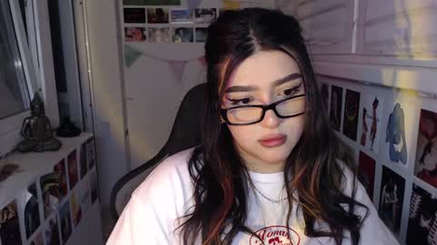 Snapshot of latina_mia chatting on 7, 1, 2025 miiiiiiaaaa online show from 7, 1, 2025