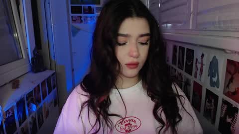 Snapshot of latina_mia chatting on 1, 2, 2025 miiiiiiaaaa online show from 1, 2, 2025