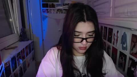 Snapshot of latina_mia chatting on 6, 2, 2025 miiiiiiaaaa online show from 6, 2, 2025