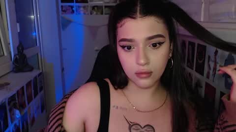 Snapshot of latina_mia chatting on 8, 2, 2025 miiiiiiaaaa online show from 8, 2, 2025