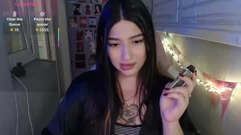 Snapshot of latina_mia chatting on 8, 9, 2025 miiiiiiaaaa online show from 8, 9, 2025