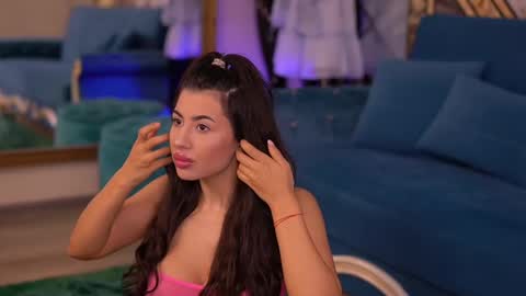 Latina online show from 9, 3, 2025