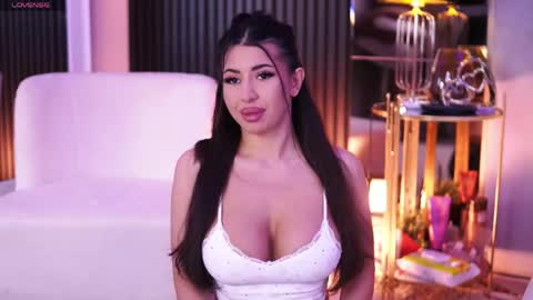 Snapshot of latinaloco chatting on 24, 4, 2026 Latina online show from 24, 4, 2026